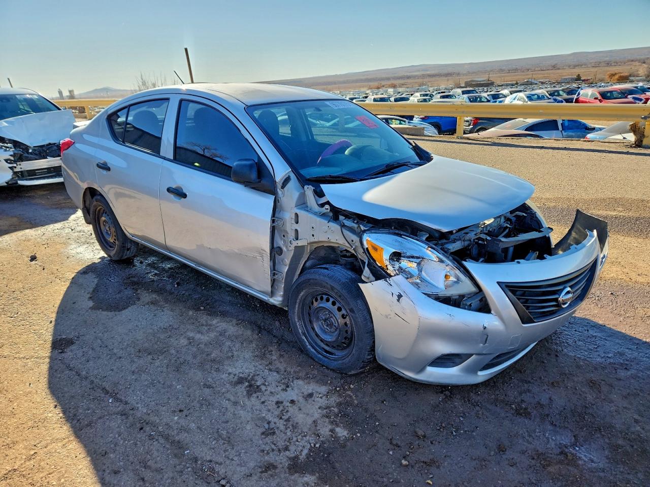 2014 NISSAN VERSA S photo 4