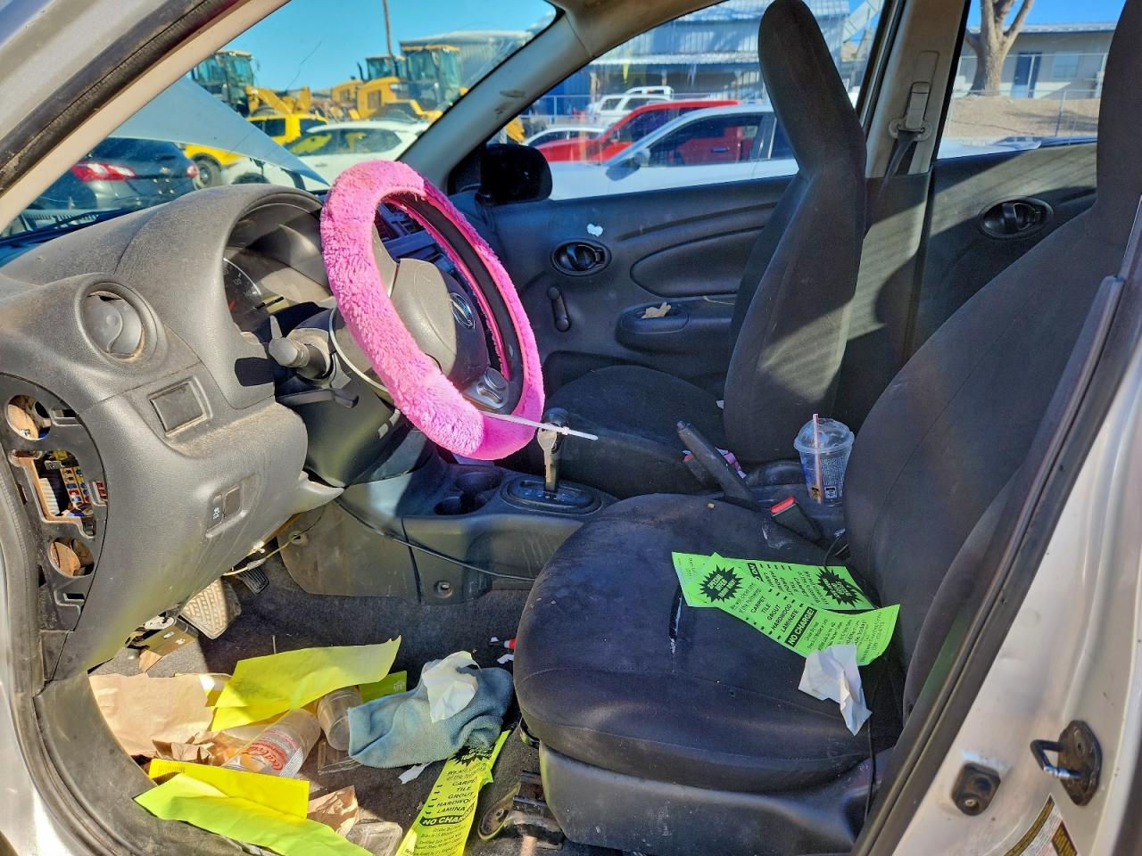 2014 NISSAN VERSA S photo 7