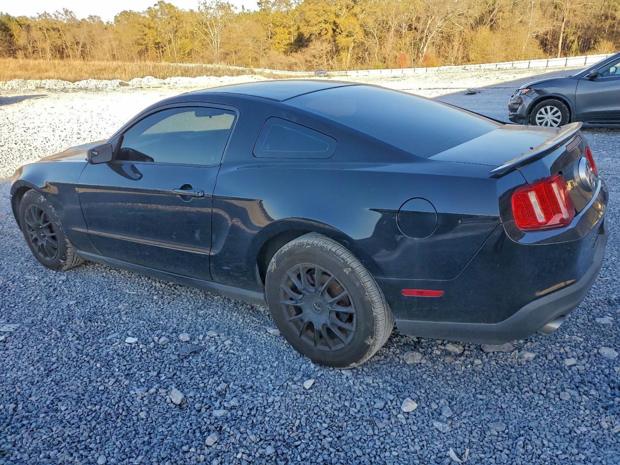 2012 FORD MUSTANG photo 2