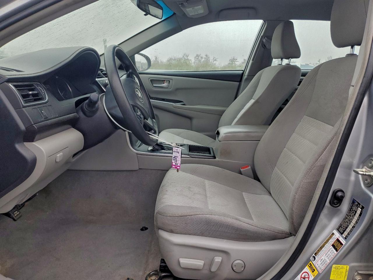 2017 TOYOTA CAMRY LE photo 7