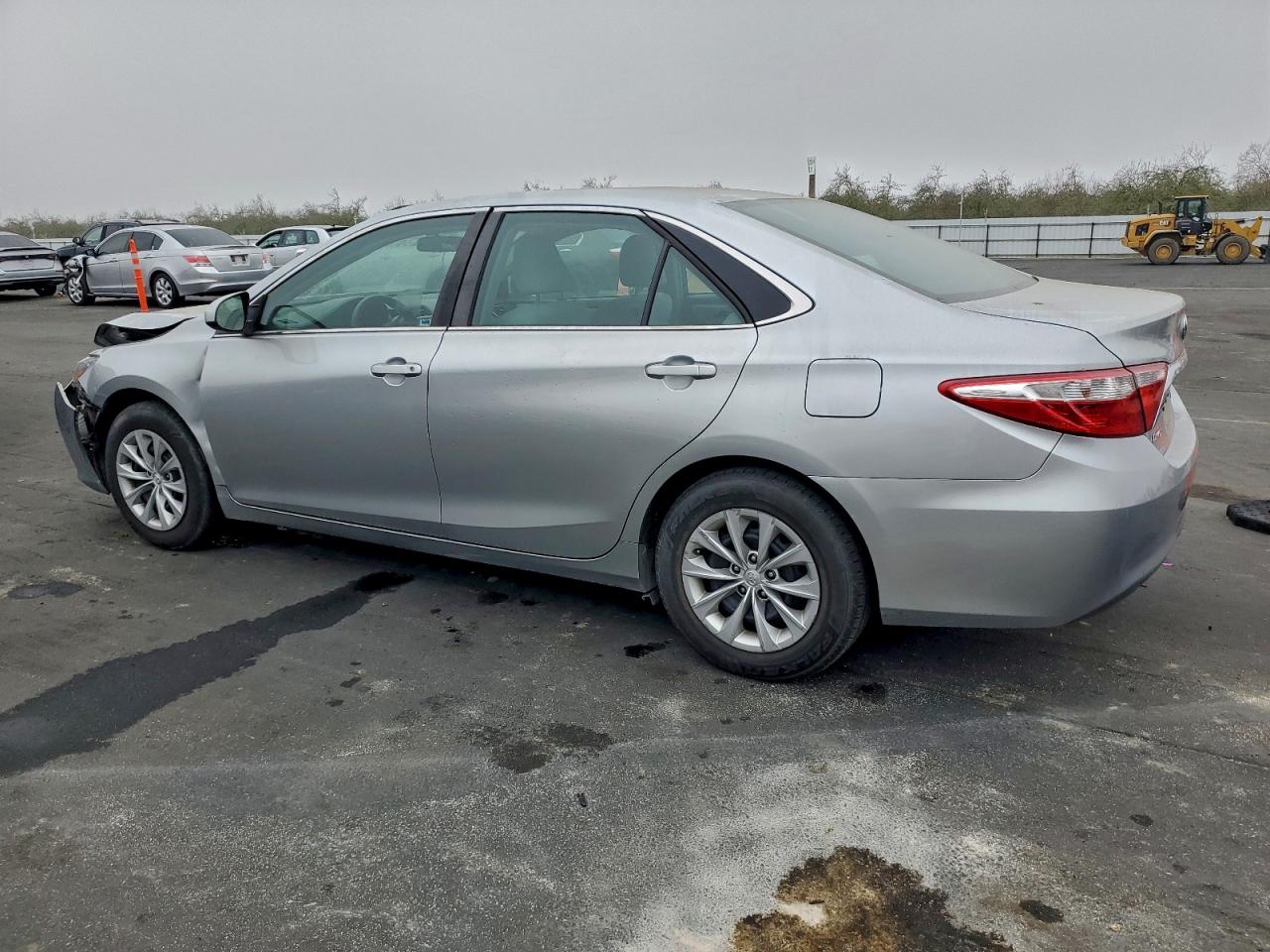 2017 TOYOTA CAMRY LE photo 2