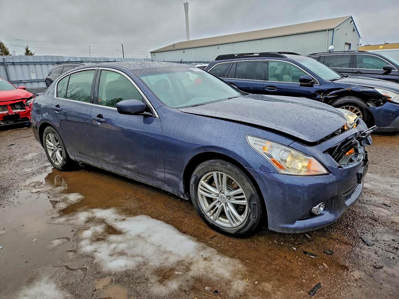 2013 INFINITI G37 photo 4
