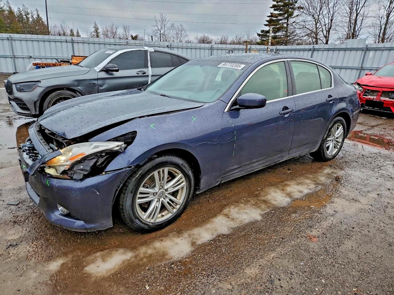 2013 INFINITI G37