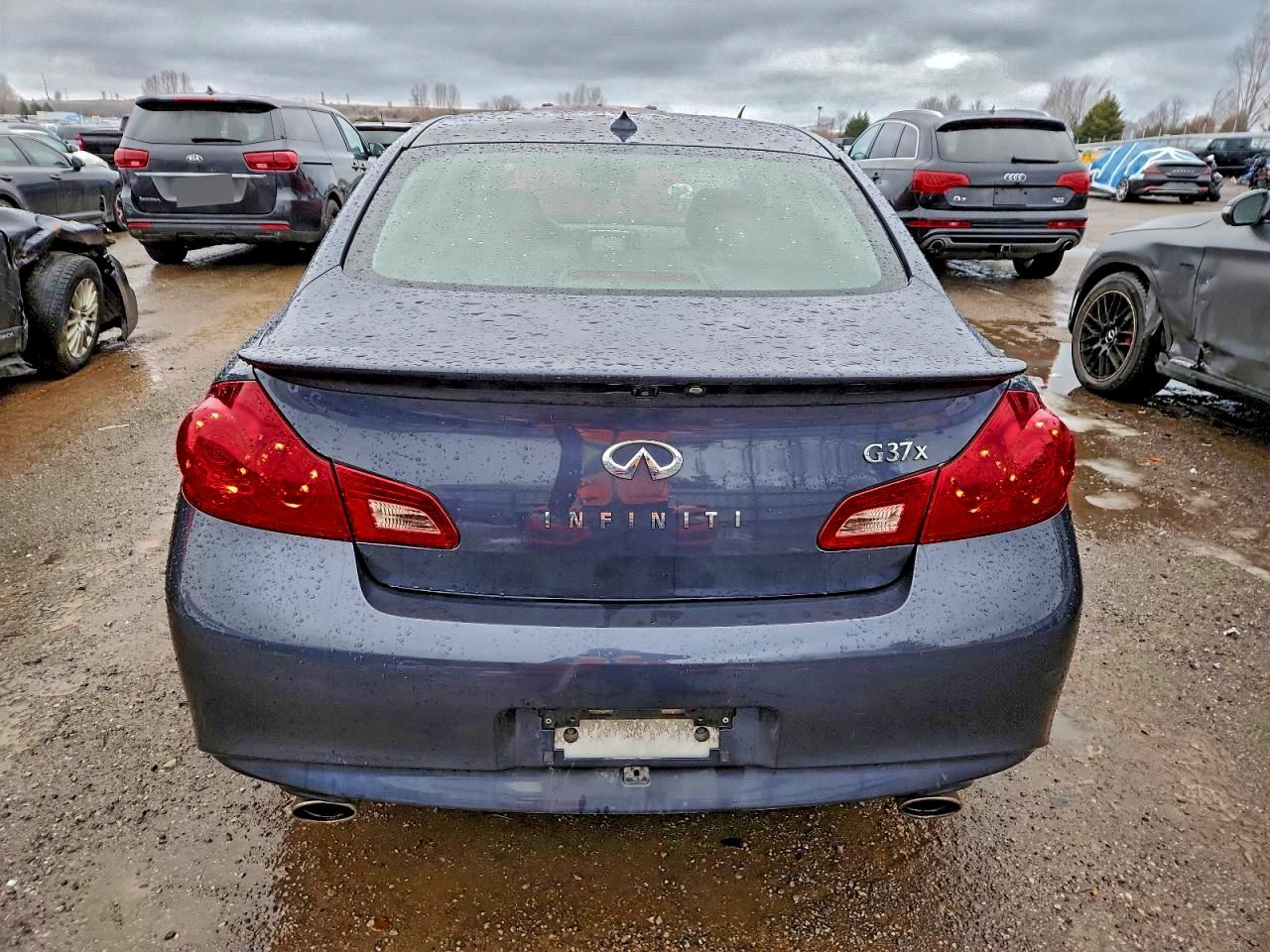 2013 INFINITI G37 photo 6
