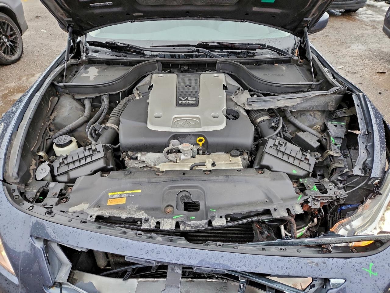 2013 INFINITI G37 photo 11