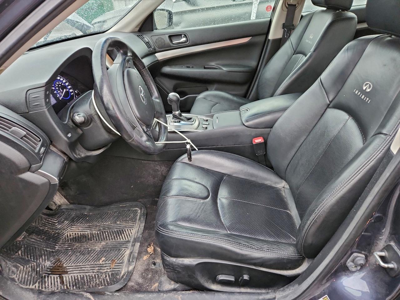 2013 INFINITI G37 photo 7
