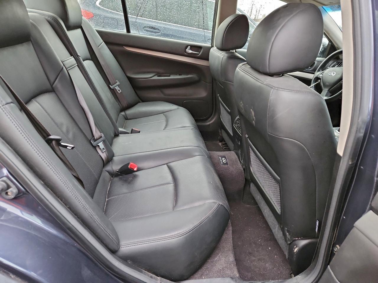 2013 INFINITI G37 photo 10
