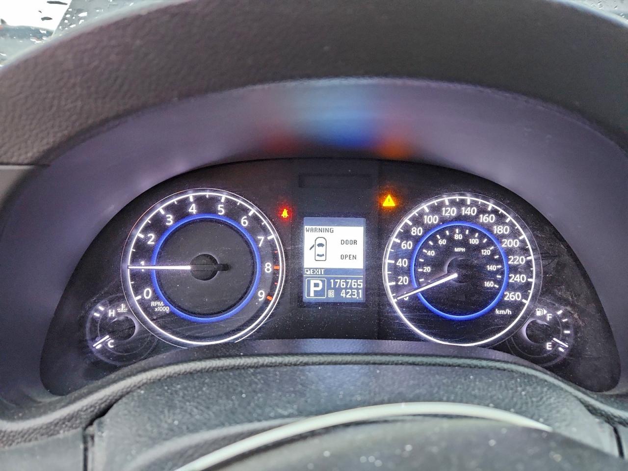 2013 INFINITI G37 photo 9