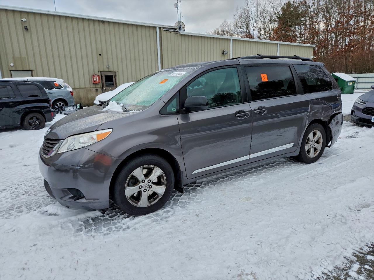 2017 TOYOTA SIENNA