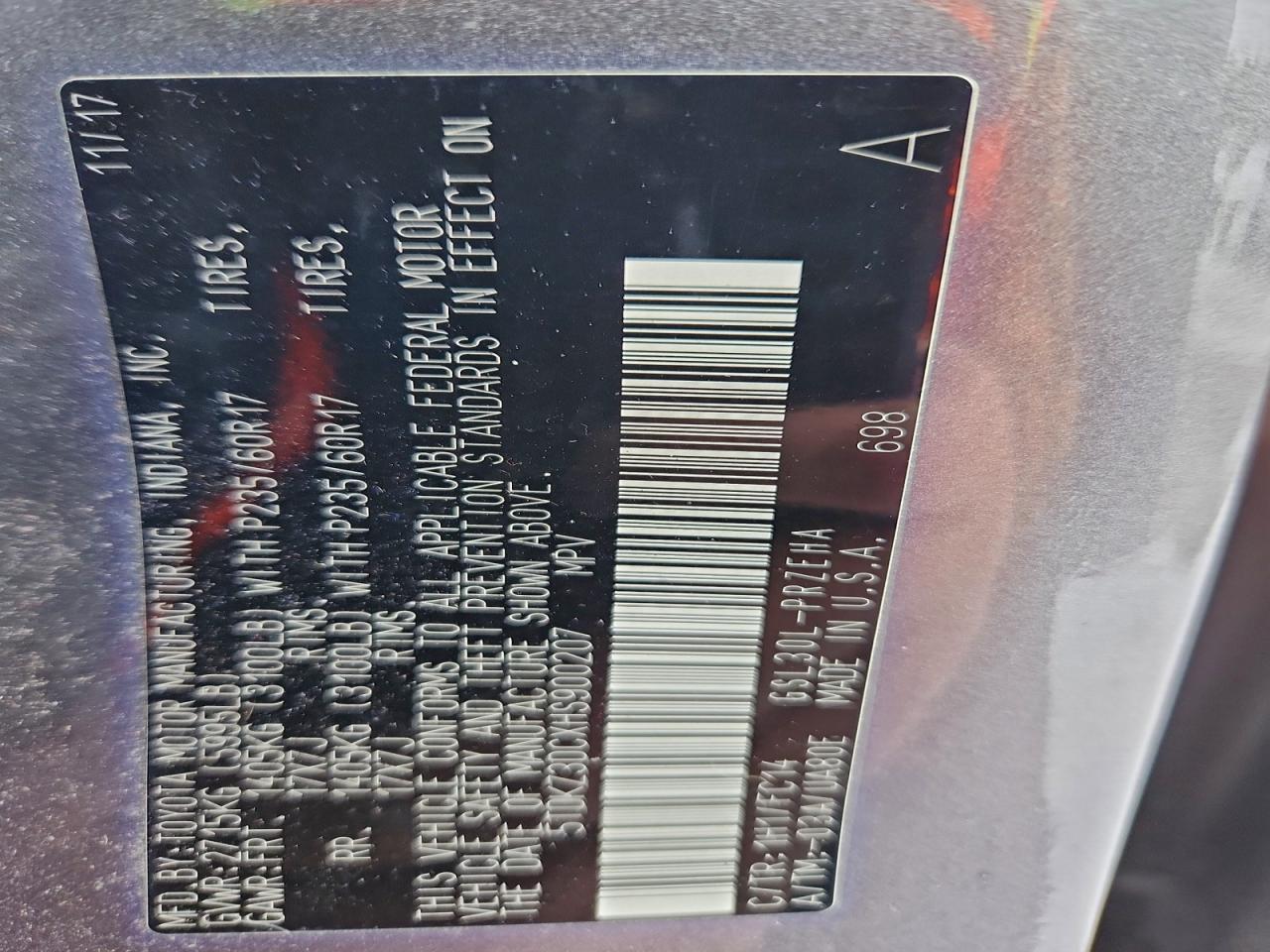 2017 TOYOTA SIENNA LE photo 12