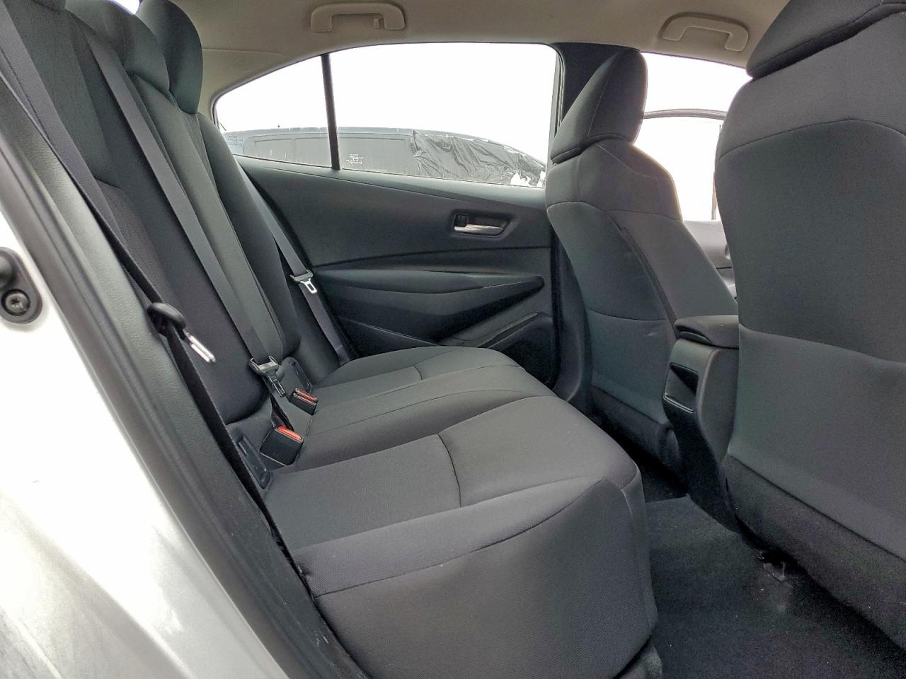 2020 TOYOTA COROLLA LE photo 10