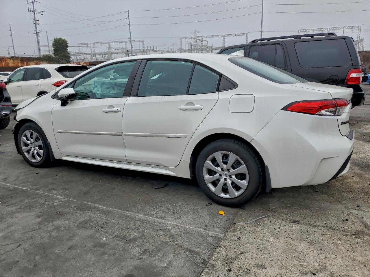 2020 TOYOTA COROLLA LE photo 2
