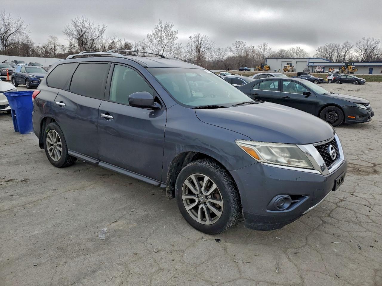 2013 NISSAN PATHFINDER S photo 4