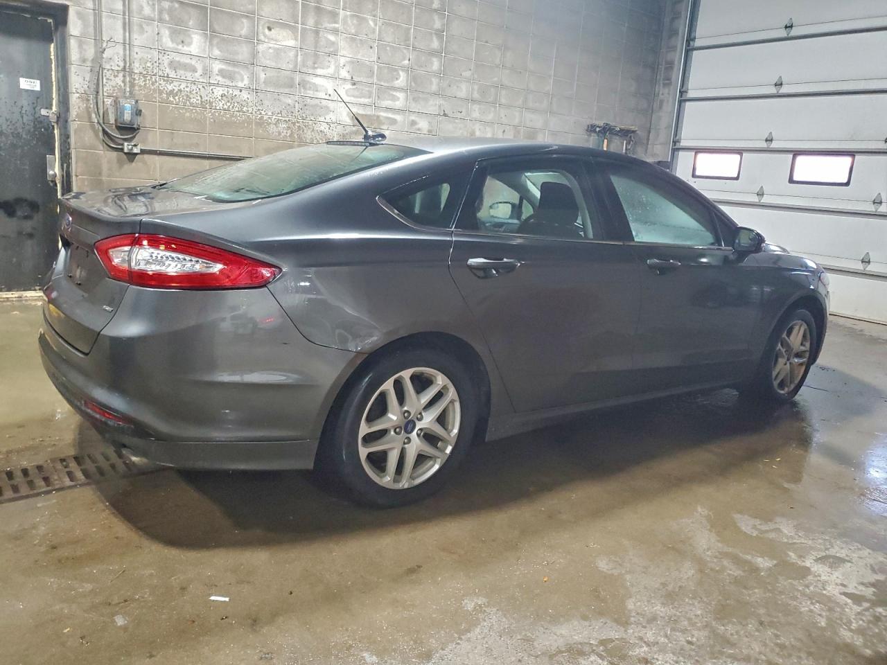 2016 FORD FUSION SE photo 3