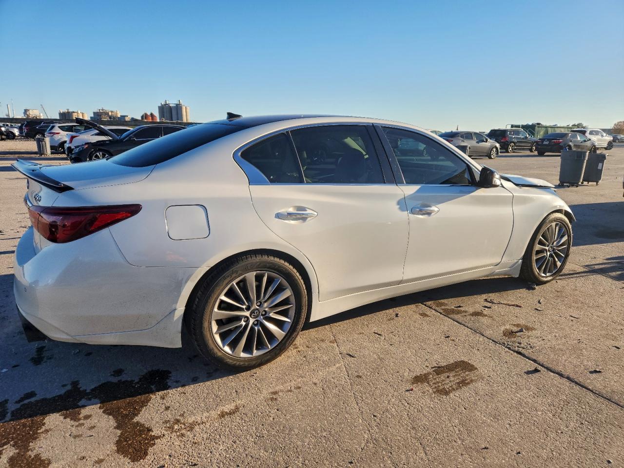 2018 INFINITI Q50 LUXE photo 3