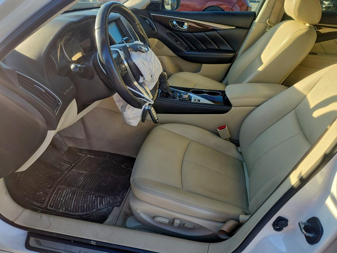 2018 INFINITI Q50 LUXE photo 7