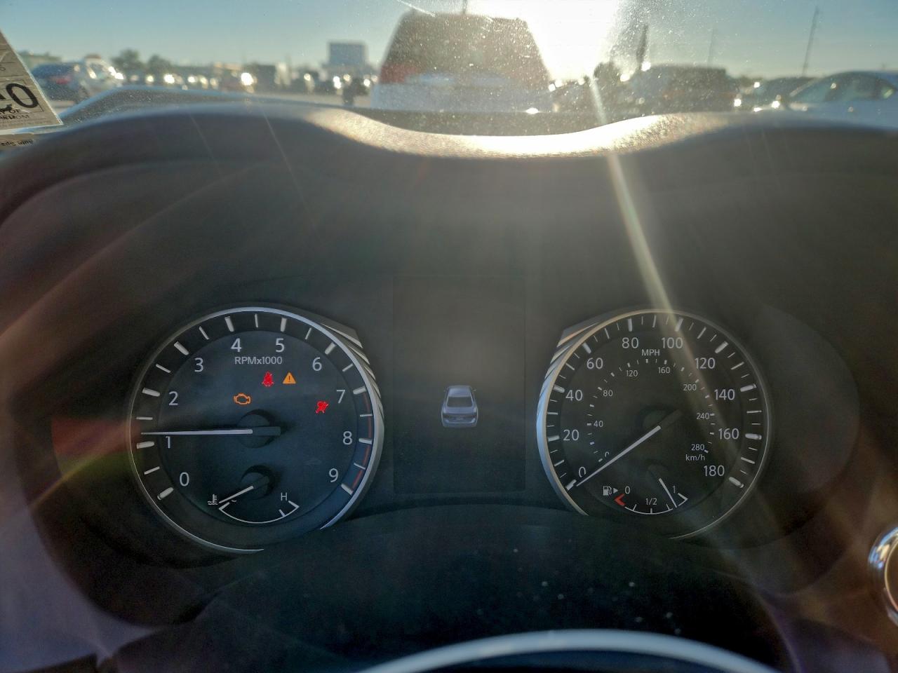 2018 INFINITI Q50 LUXE photo 9