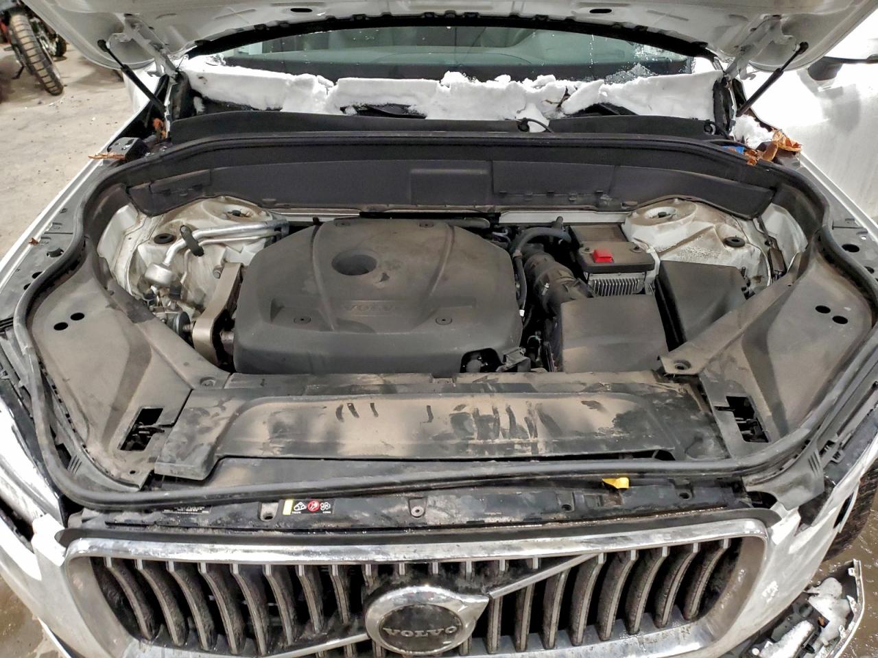 2021 VOLVO XC90 T6 MOMENTUM photo 12