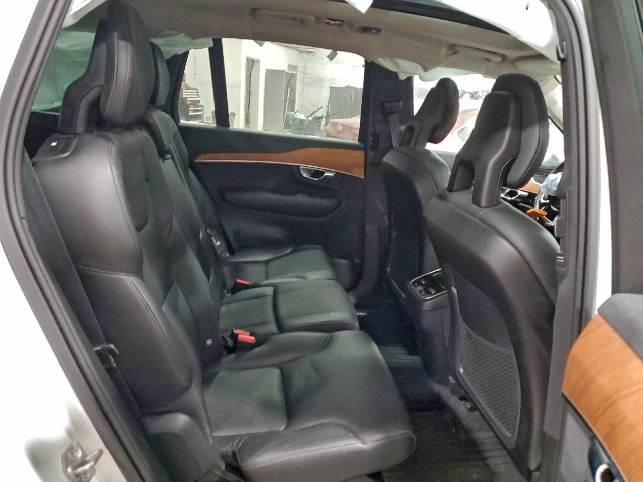 2021 VOLVO XC90 T6 MOMENTUM photo 11