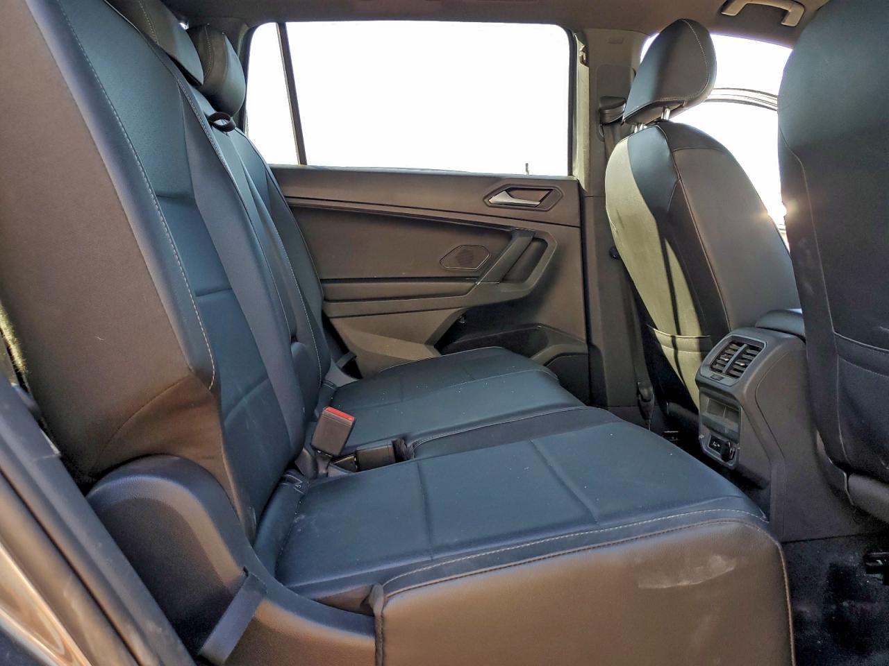 2020 VOLKSWAGEN TIGUAN SE photo 11