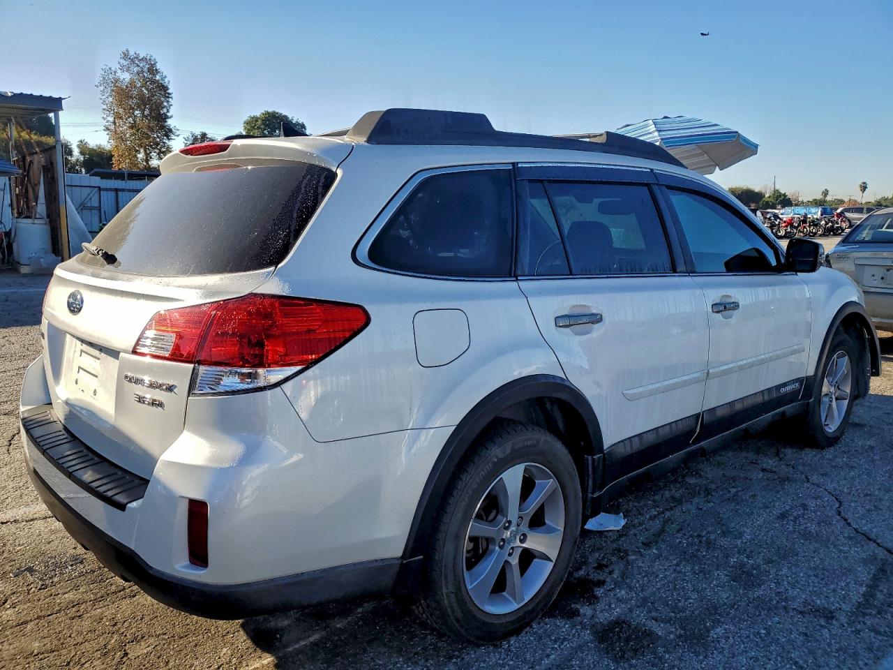 2014 SUBARU OUTBACK 3.6R LIMITED photo 3