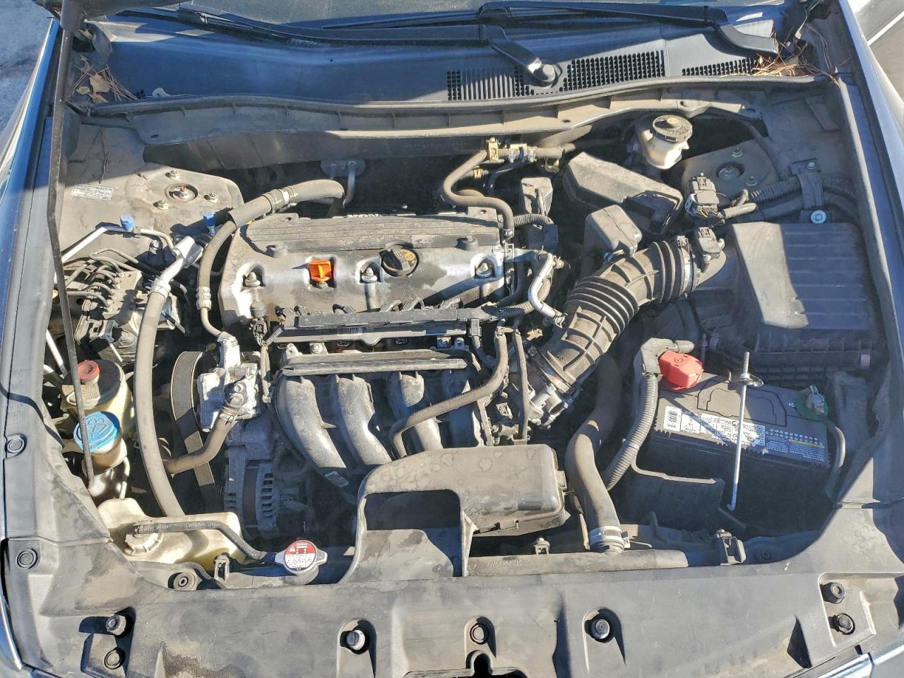 2011 HONDA ACCORD LX photo 11