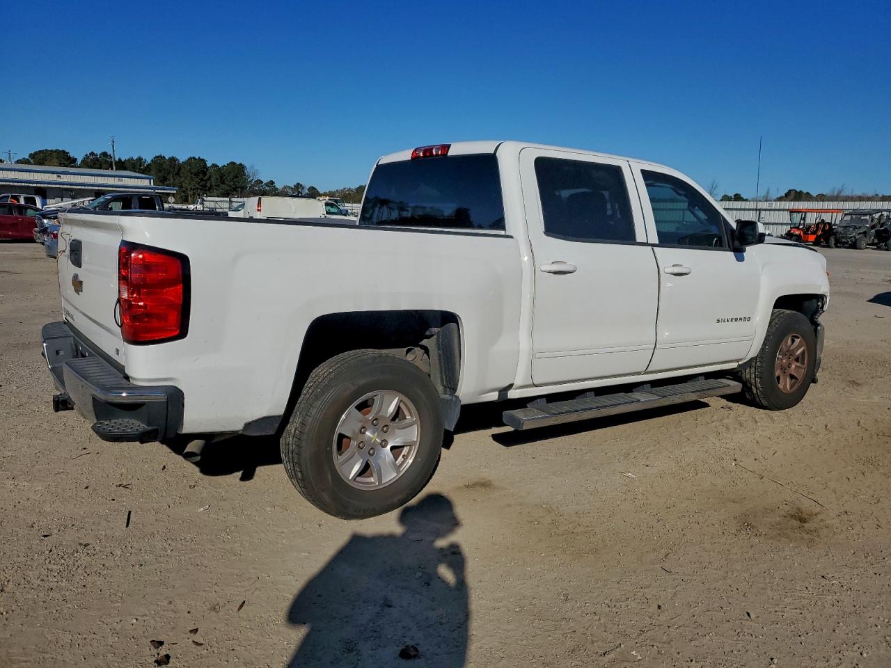 2017 CHEVROLET SILVERADO C1500 LT photo 3