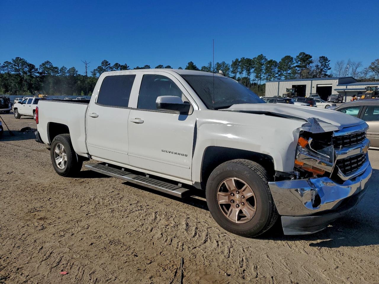 2017 CHEVROLET SILVERADO C1500 LT photo 4