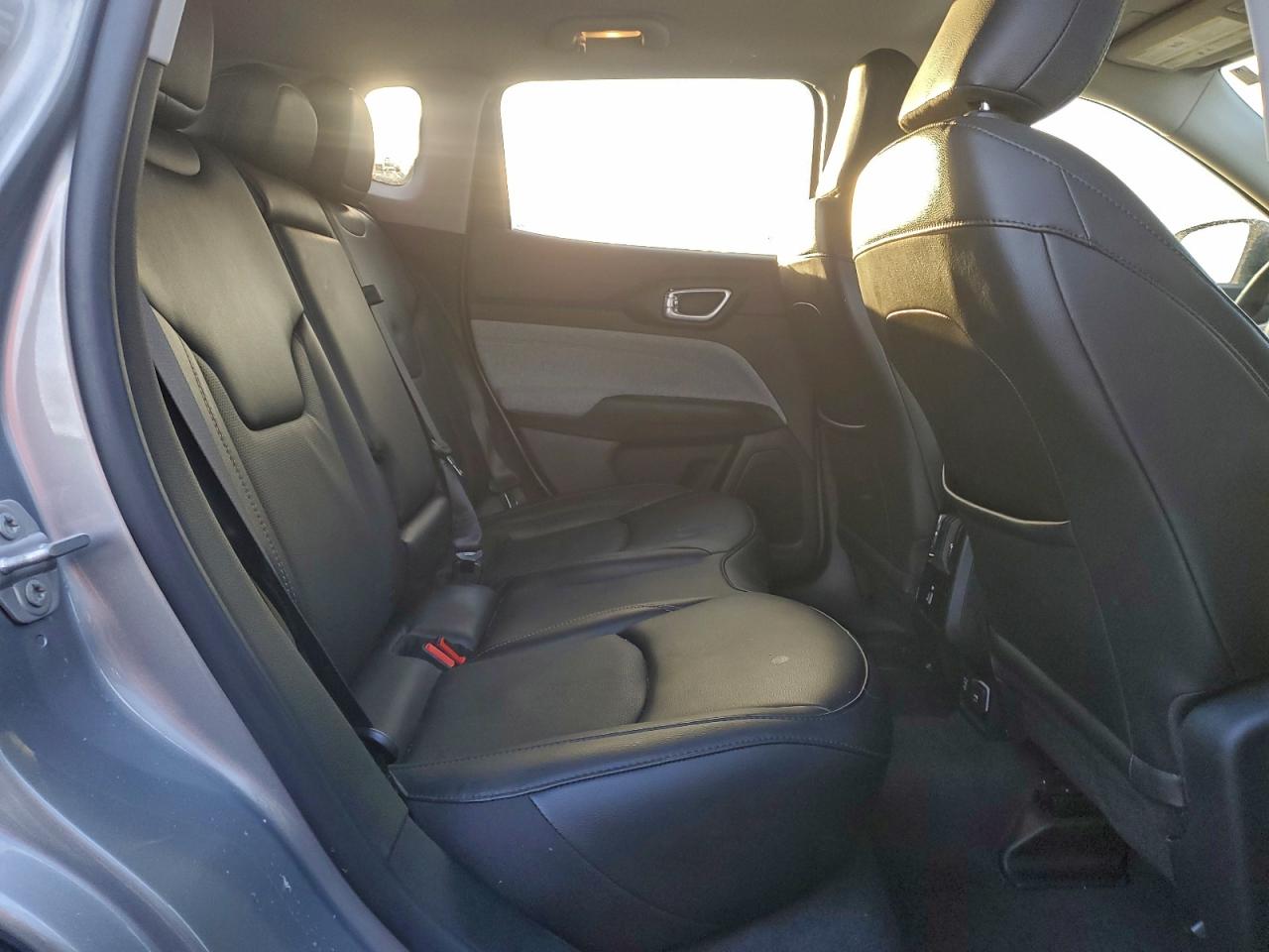 2022 JEEP COMPASS LATITUDE LUX photo 11