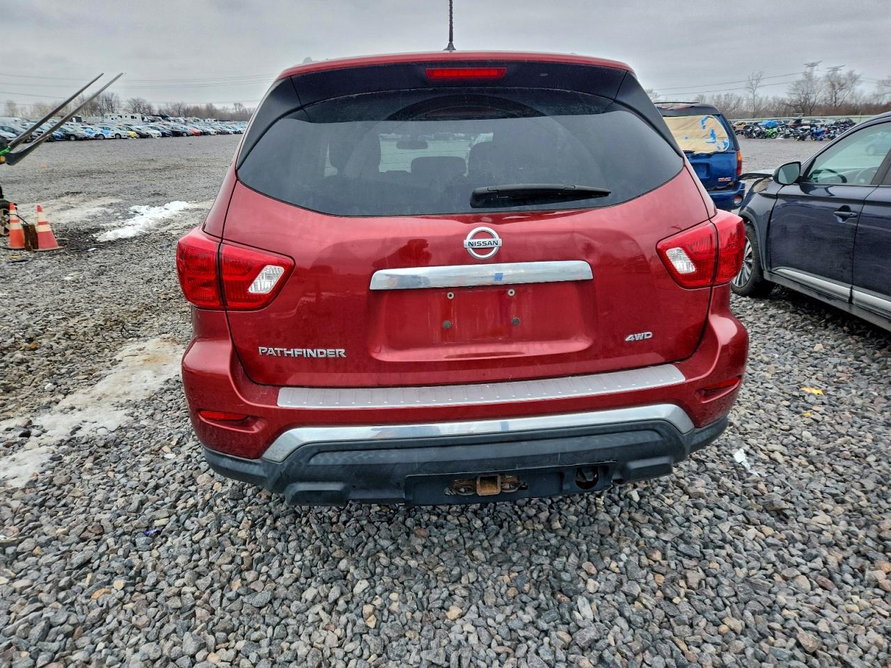 2017 NISSAN PATHFINDER S photo 6