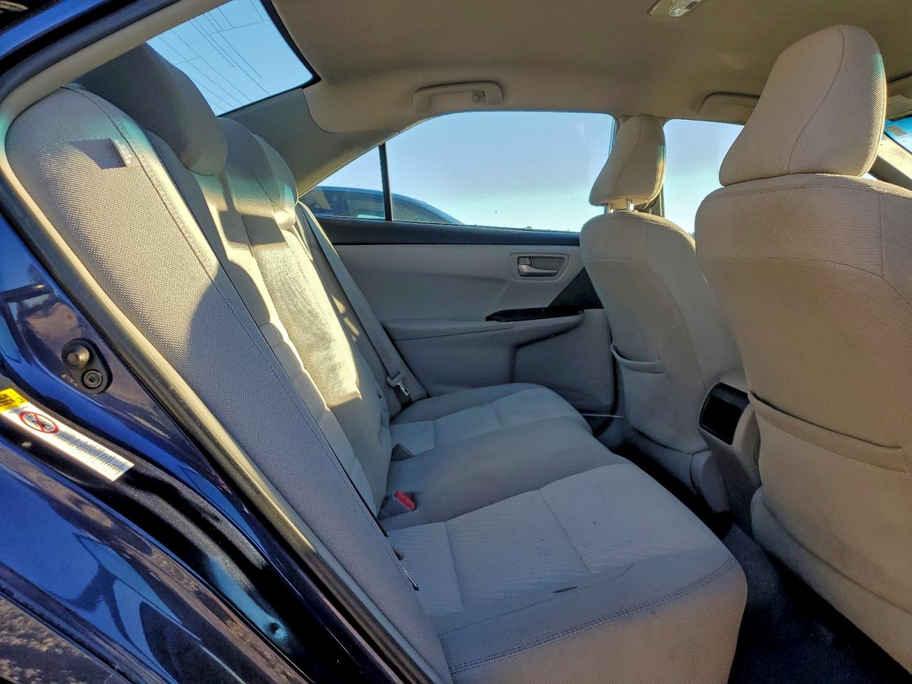 2015 TOYOTA CAMRY LE photo 10