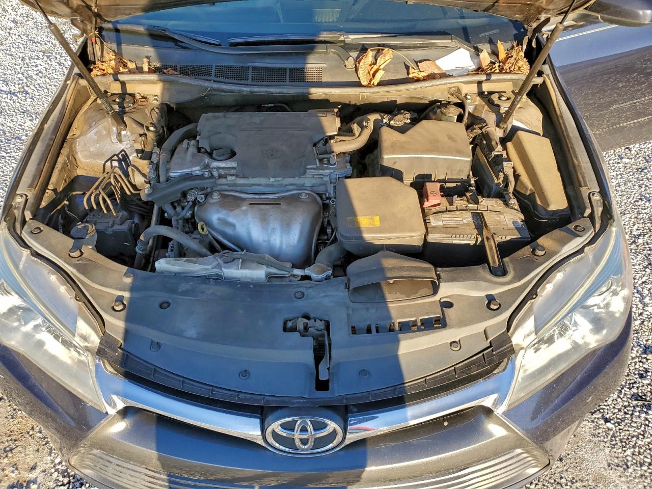 2015 TOYOTA CAMRY LE photo 11