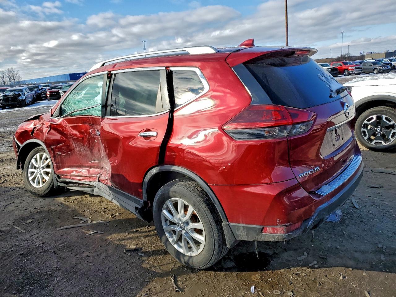 2018 NISSAN ROGUE S photo 2