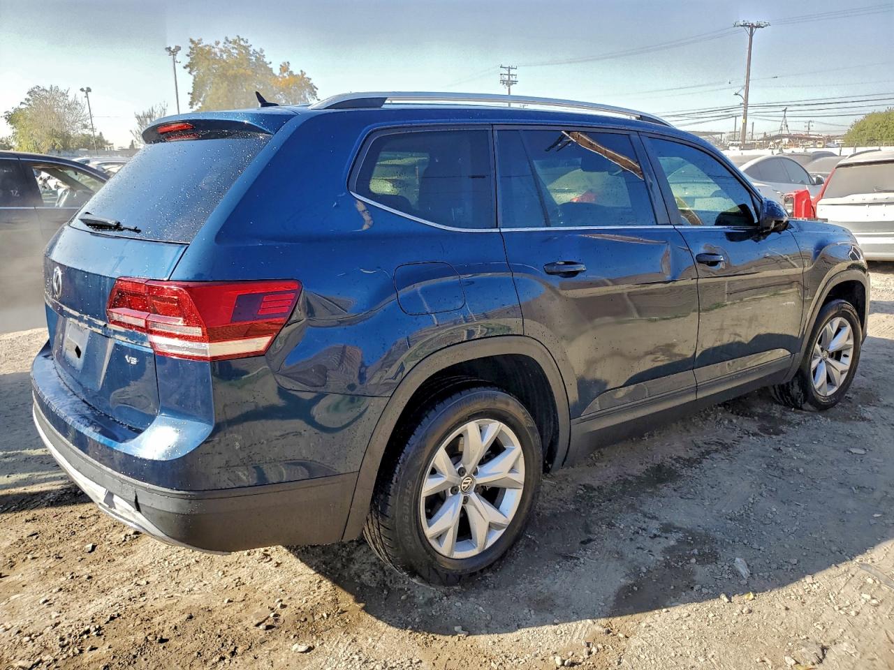2018 VOLKSWAGEN ATLAS SE photo 3