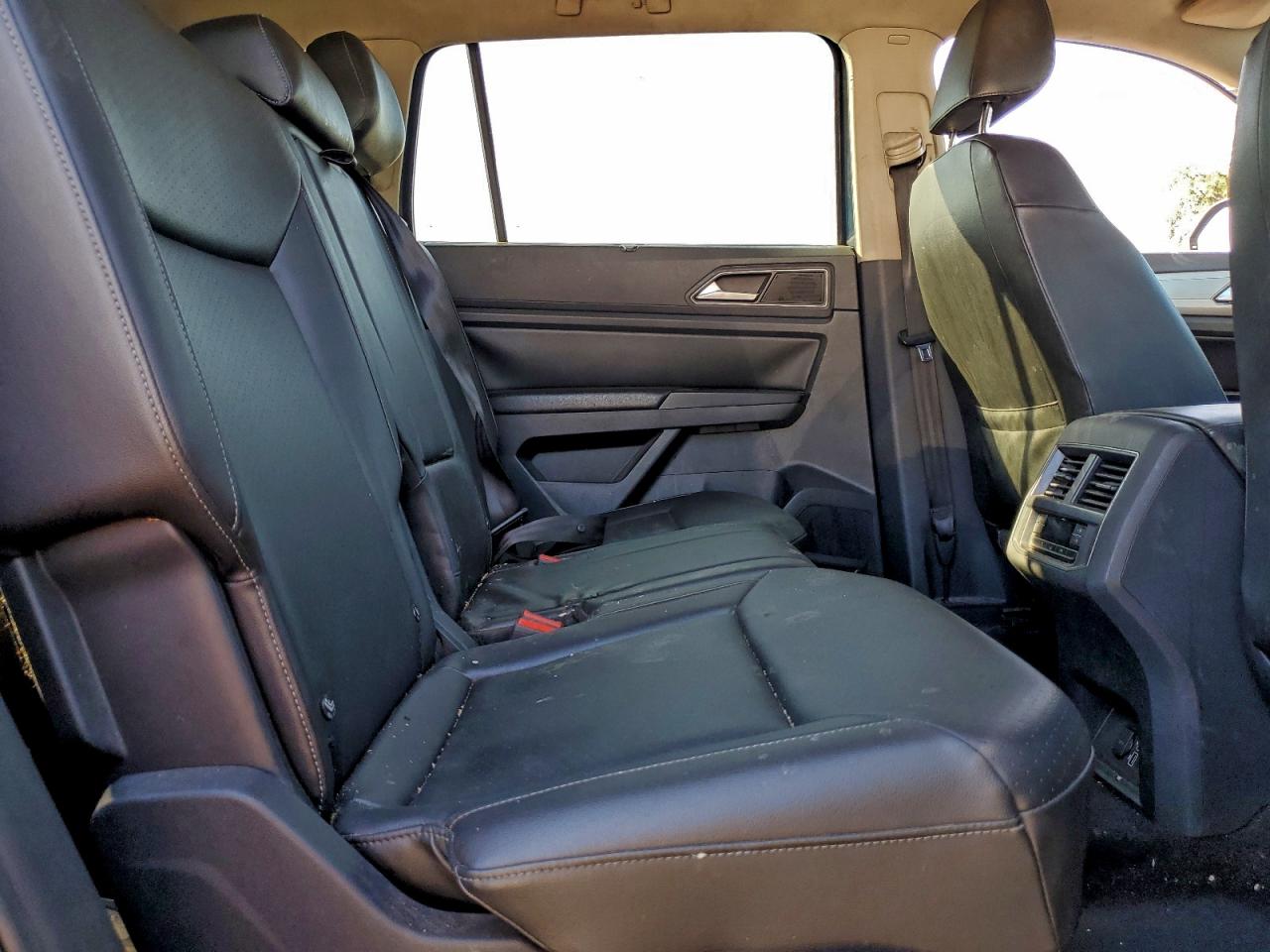 2018 VOLKSWAGEN ATLAS SE photo 11