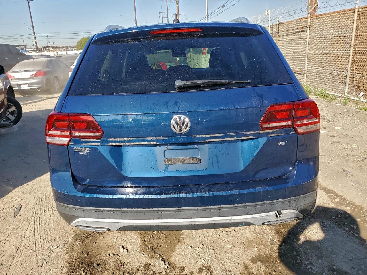 2018 VOLKSWAGEN ATLAS SE photo 6