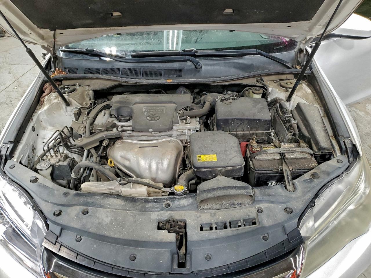 2015 TOYOTA CAMRY LE photo 11