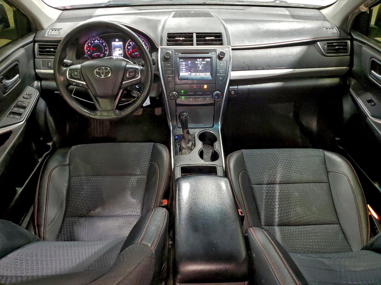 2015 TOYOTA CAMRY LE photo 8