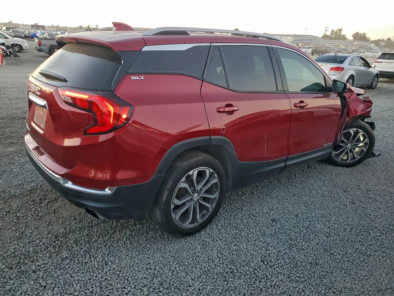 2019 GMC TERRAIN SLT photo 5
