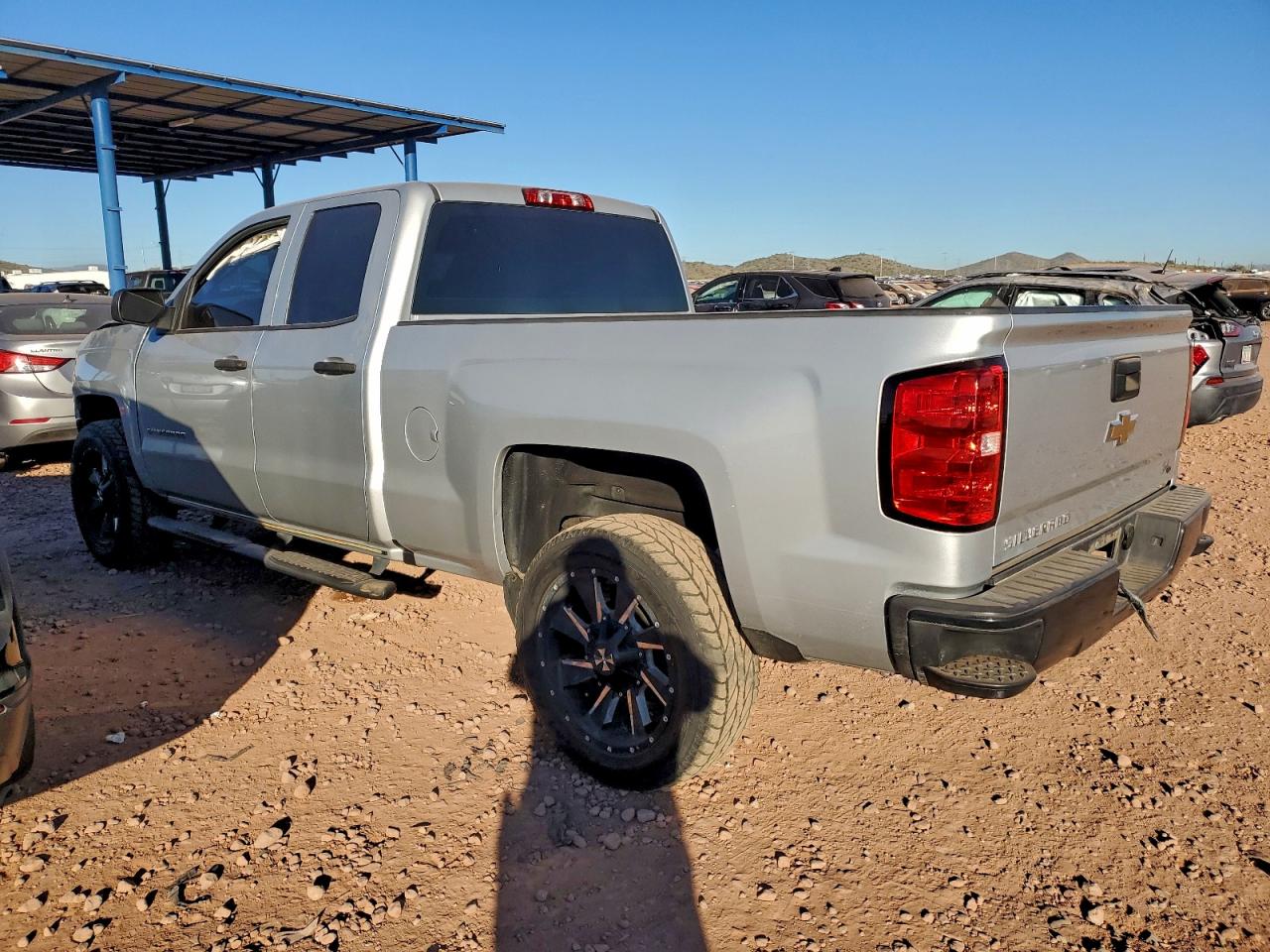 2016 CHEVROLET SILVERADO C1500 photo 2