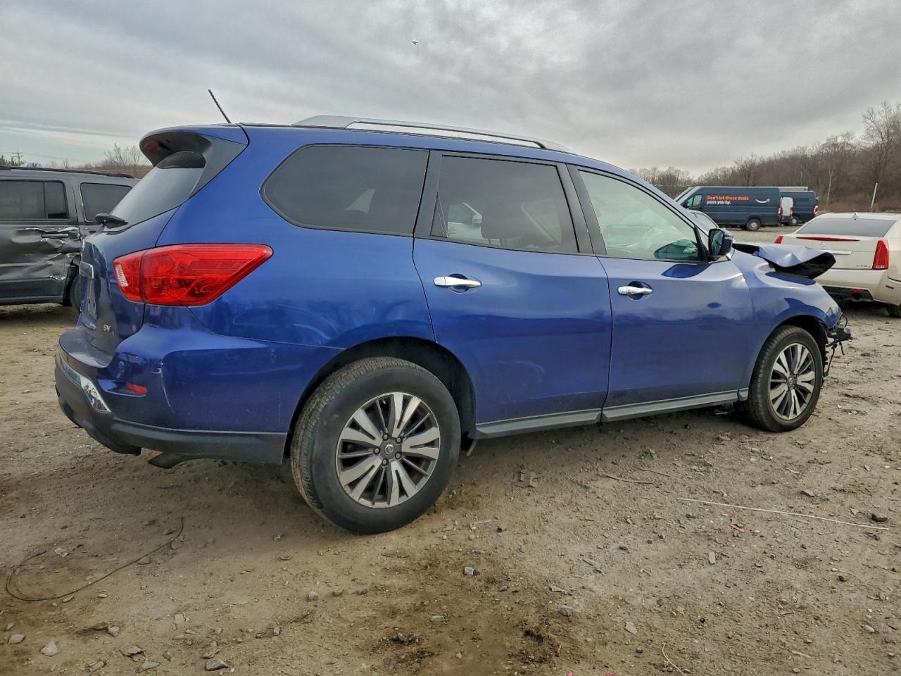 2017 NISSAN PATHFINDER S photo 3