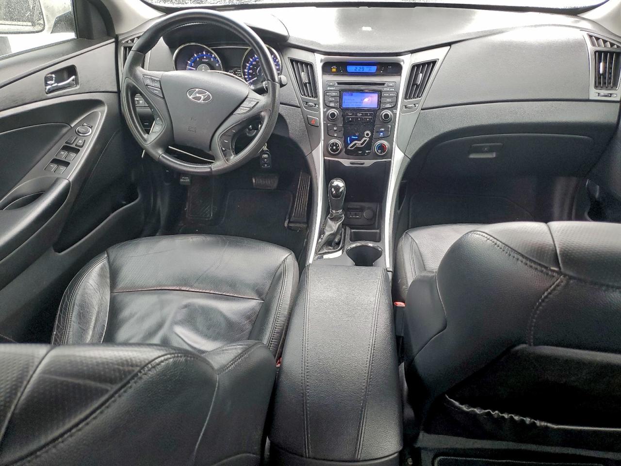 2013 HYUNDAI SONATA SE photo 8