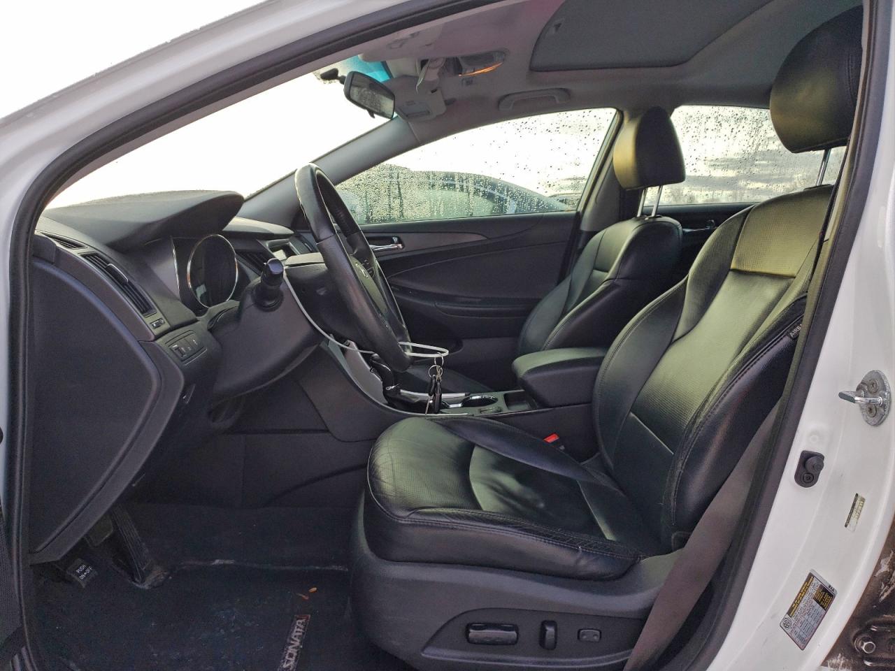 2013 HYUNDAI SONATA SE photo 7