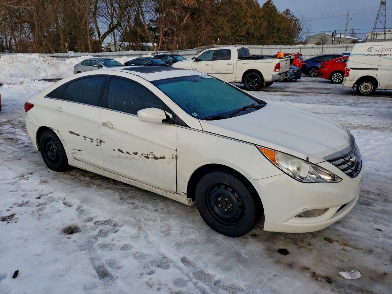 2013 HYUNDAI SONATA SE photo 4