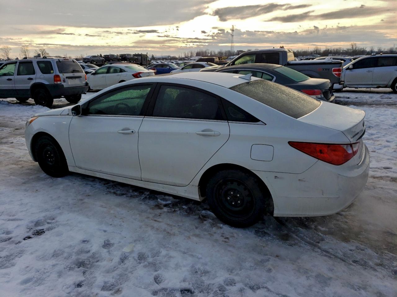 2013 HYUNDAI SONATA SE photo 2