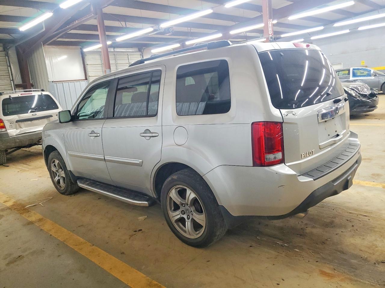 2013 HONDA PILOT EXL photo 2