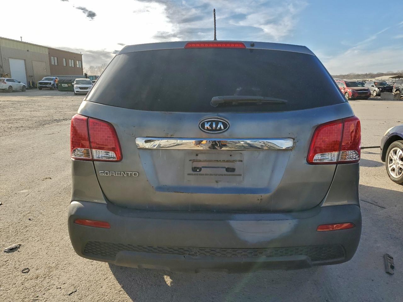 2011 KIA SORENTO BASE photo 6