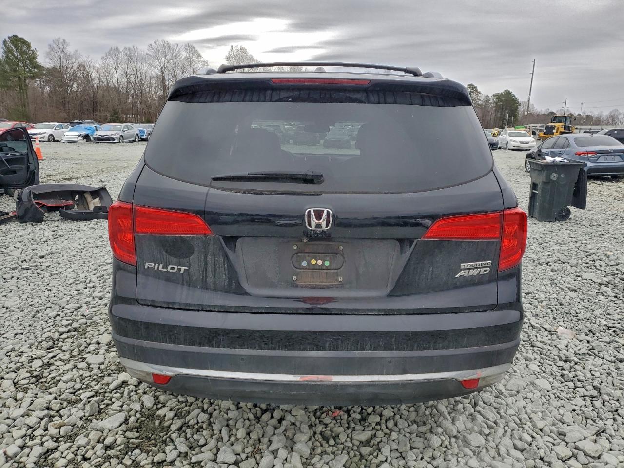 2016 HONDA PILOT TOURING photo 6