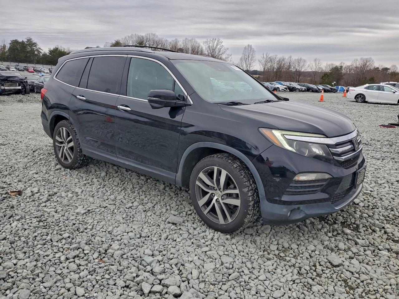 2016 HONDA PILOT TOURING photo 4