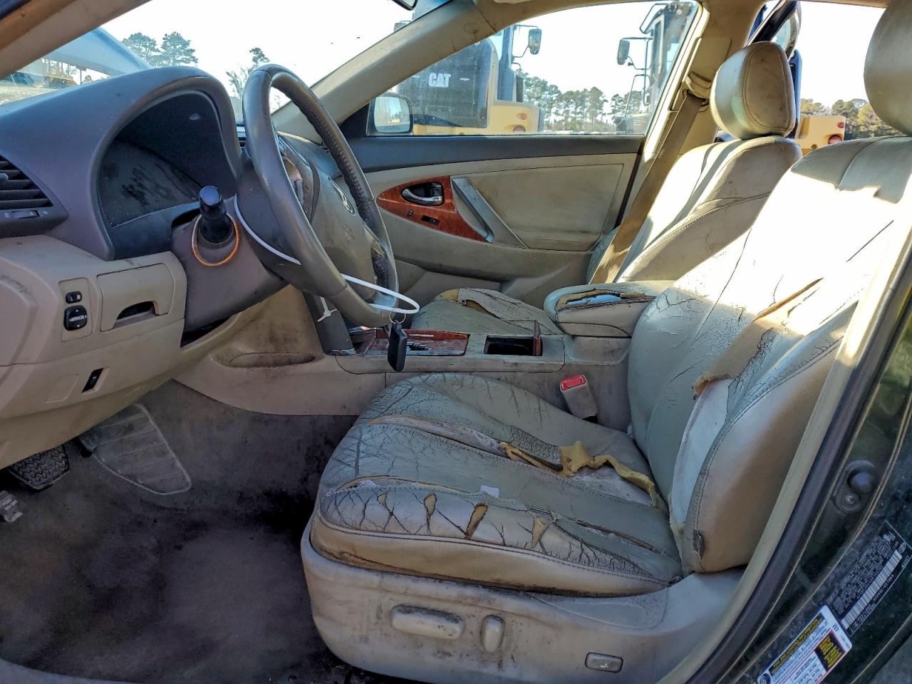 2011 TOYOTA CAMRY photo 7